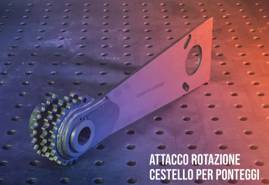 lavorazioni lamera e carpenteria metallica: attacco di rotazione cestello per ponteggi